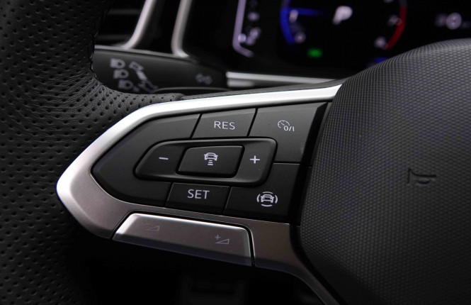 VOLKSWAGEN_VOLKSWAGEN_T_ROC_2551466_18.jpg VOLKSWAGEN_VOLKSWAGEN_T_ROC_2551466_18.jpg