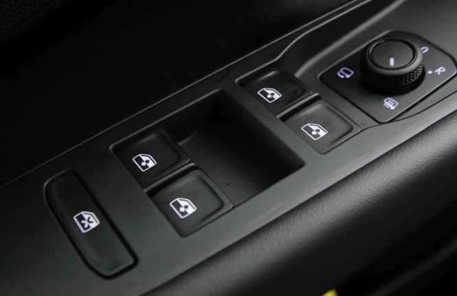 VOLKSWAGEN_VOLKSWAGEN_T_ROC_2551695_19.jpg VOLKSWAGEN_VOLKSWAGEN_T_ROC_2551695_19.jpg