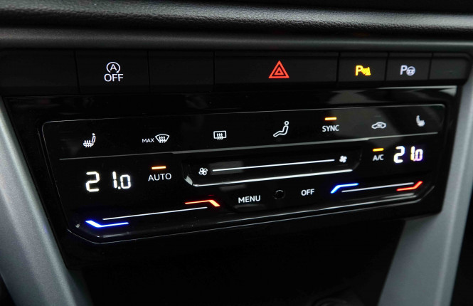 VOLKSWAGEN_VOLKSWAGEN_T_ROC_2653070_12.jpg VOLKSWAGEN_VOLKSWAGEN_T_ROC_2653070_12.jpg