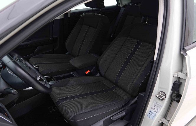 VOLKSWAGEN_VOLKSWAGEN_T_ROC_2653720_6.jpg VOLKSWAGEN_VOLKSWAGEN_T_ROC_2653720_6.jpg