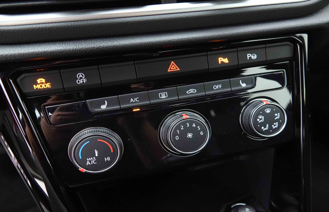 VOLKSWAGEN_VOLKSWAGEN_T_ROC_2654932_13.jpg VOLKSWAGEN_VOLKSWAGEN_T_ROC_2654932_13.jpg