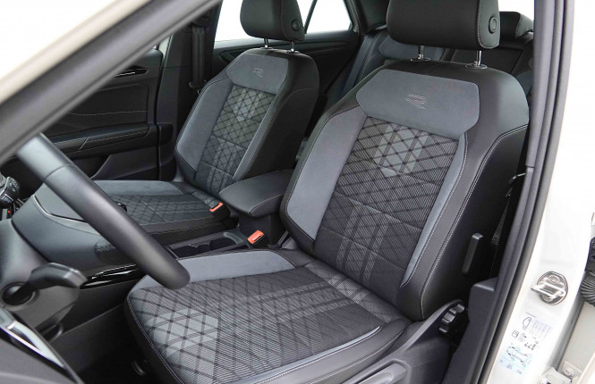 VOLKSWAGEN_VOLKSWAGEN_T_ROC_2654932_6.jpg VOLKSWAGEN_VOLKSWAGEN_T_ROC_2654932_6.jpg