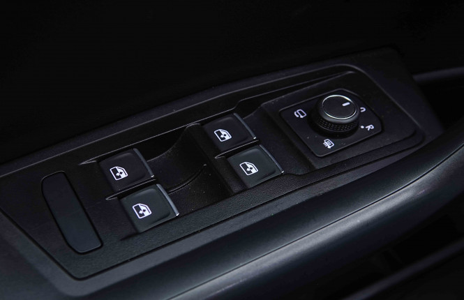 VOLKSWAGEN_VOLKSWAGEN_T_ROC_2655291_25.jpg VOLKSWAGEN_VOLKSWAGEN_T_ROC_2655291_25.jpg