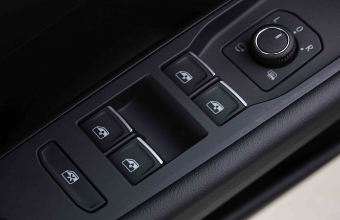 VOLKSWAGEN_VOLKSWAGEN_T_ROC_2655455_22.jpg VOLKSWAGEN_VOLKSWAGEN_T_ROC_2655455_22.jpg