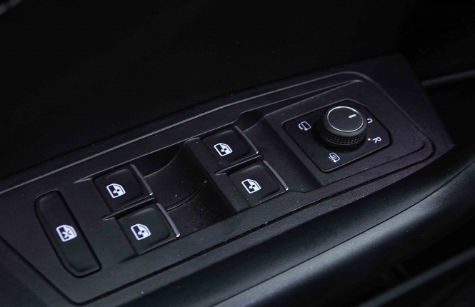 VOLKSWAGEN_VOLKSWAGEN_T_ROC_2655523_18.jpg VOLKSWAGEN_VOLKSWAGEN_T_ROC_2655523_18.jpg