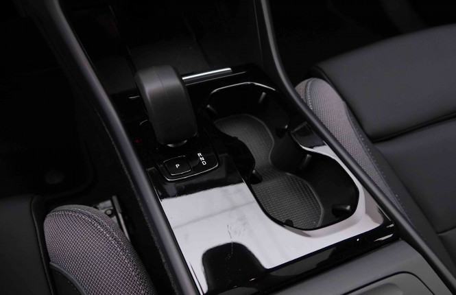 VOLVO_VOLVO_C40_2548458_18.jpg