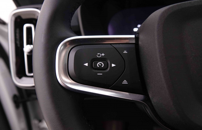 VOLVO_VOLVO_C40_2548688_18.jpg