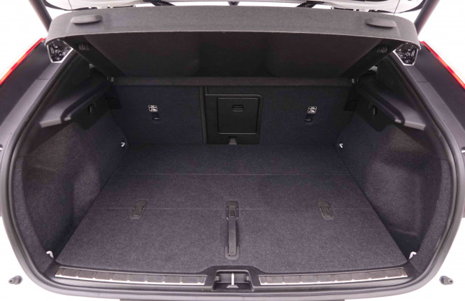 VOLVO_VOLVO_C40_2548688_5.jpg