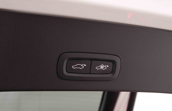VOLVO_VOLVO_C40_2548688_6.jpg