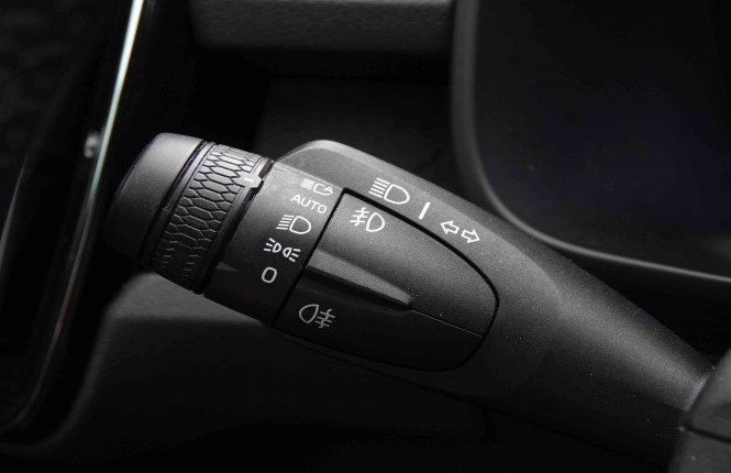 VOLVO_VOLVO_C40_2549803_20.jpg
