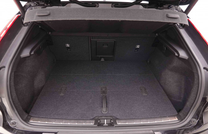 VOLVO_VOLVO_C40_2549803_5.jpg