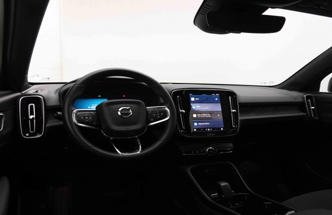 VOLVO_VOLVO_C40_2549803_8.jpg