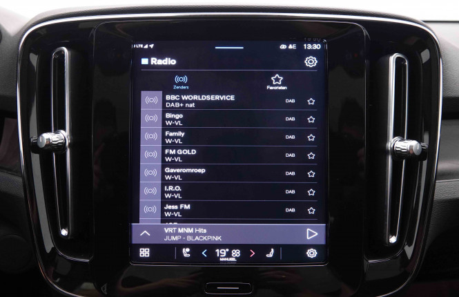 VOLVO_VOLVO_C40_2549915_10.jpg