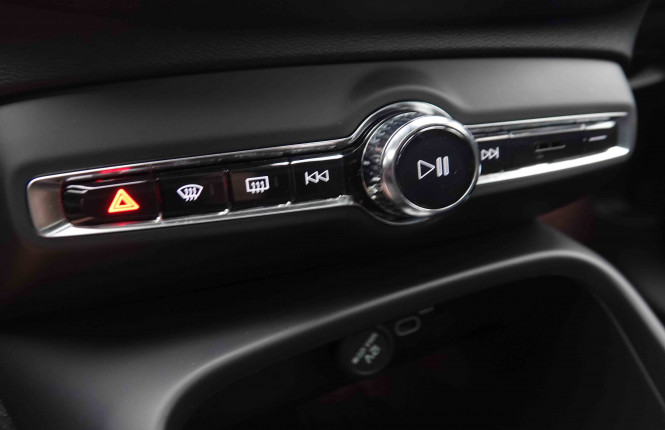 VOLVO_VOLVO_C40_2549915_16.jpg