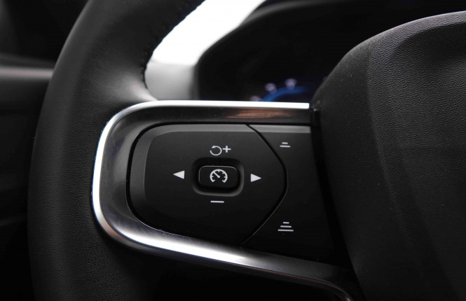 VOLVO_VOLVO_C40_2549915_20.jpg