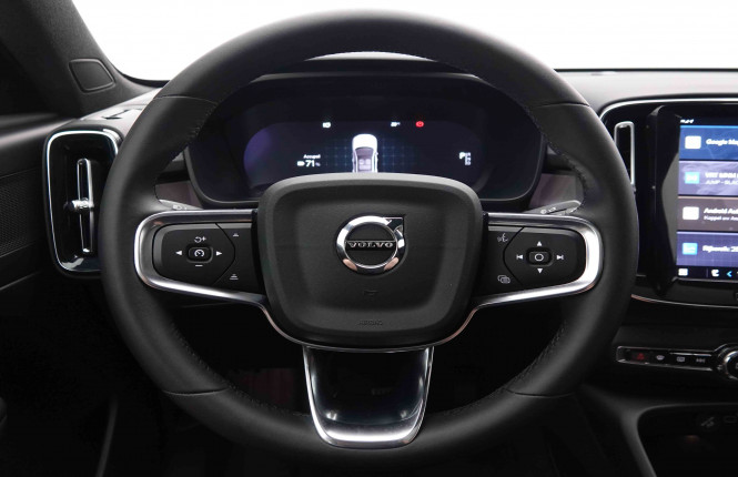 VOLVO_VOLVO_C40_2549915_8.jpg