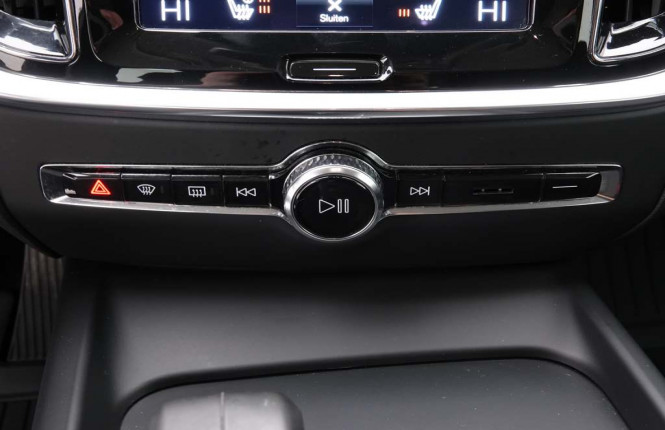 VOLVO_VOLVO_V60_2549423_13.jpg