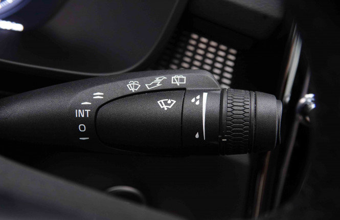 VOLVO_VOLVO_XC40_2548426_18.jpg