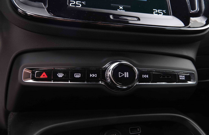 VOLVO_VOLVO_XC40_2548543_14.jpg