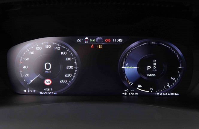 VOLVO_VOLVO_XC40_2548543_15.jpg