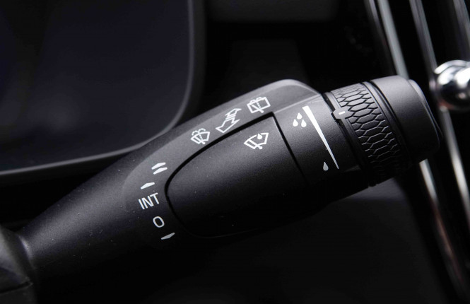 VOLVO_VOLVO_XC40_2548755_16.jpg