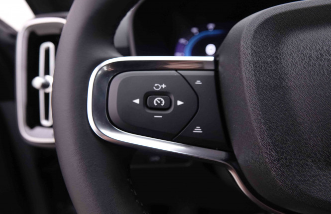 VOLVO_VOLVO_XC40_2548755_17.jpg