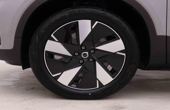 VOLVO_VOLVO_XC40_2548755_20.jpg