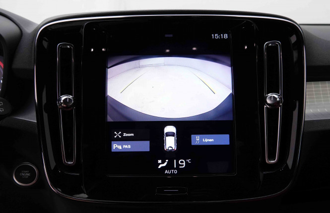 VOLVO_VOLVO_XC40_2548892_11.jpg