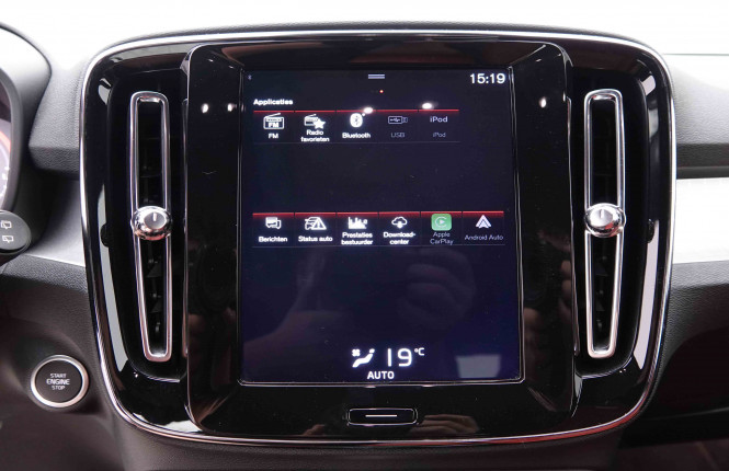 VOLVO_VOLVO_XC40_2548892_13.jpg
