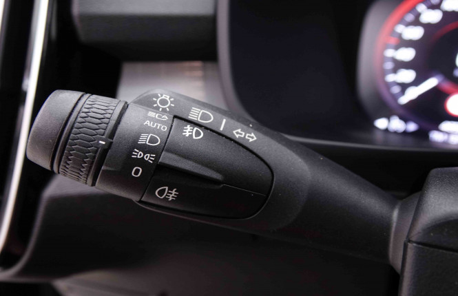 VOLVO_VOLVO_XC40_2548892_15.jpg