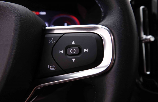 VOLVO_VOLVO_XC40_2548892_18.jpg