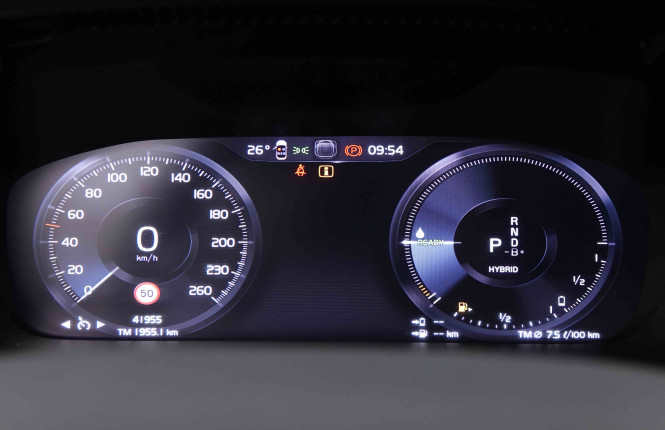 VOLVO_VOLVO_XC40_2549022_17.jpg