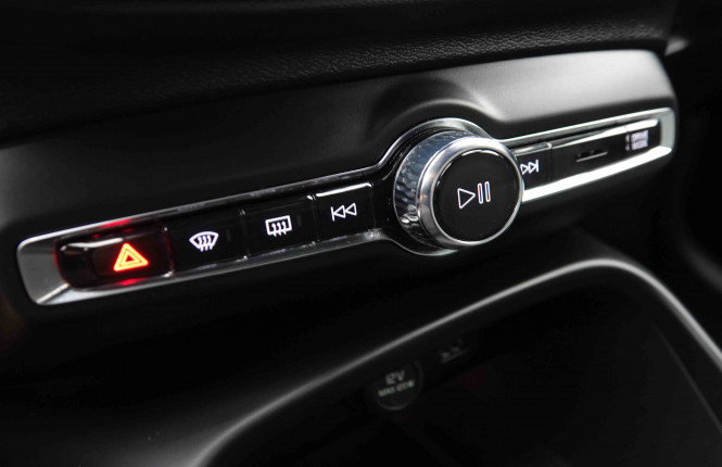 VOLVO_VOLVO_XC40_2549600_16.jpg