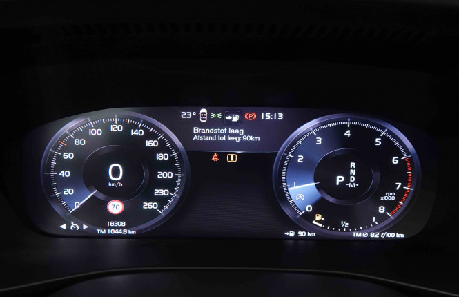 VOLVO_VOLVO_XC40_2549600_17.jpg
