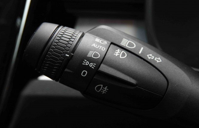 VOLVO_VOLVO_XC40_2549600_18.jpg