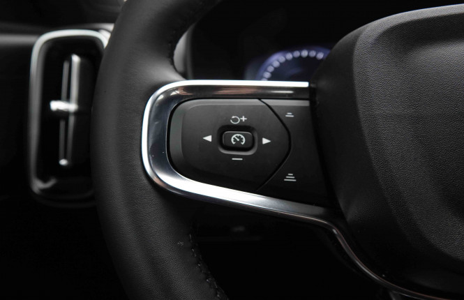 VOLVO_VOLVO_XC40_2549600_20.jpg