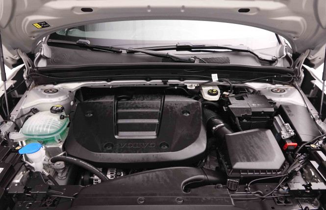 VOLVO_VOLVO_XC40_2549600_24.jpg