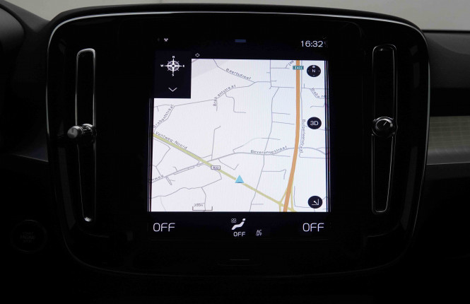 VOLVO_VOLVO_XC40_2549601_10.jpg