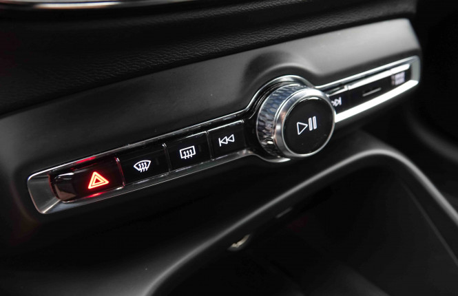 VOLVO_VOLVO_XC40_2549601_16.jpg