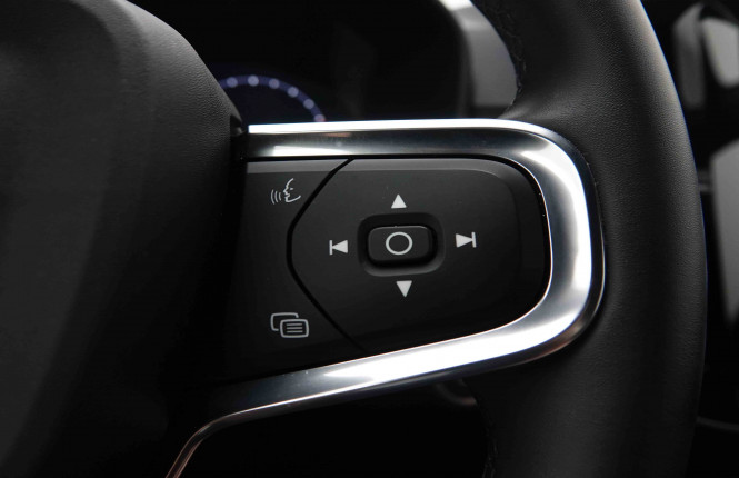 VOLVO_VOLVO_XC40_2549601_21.jpg