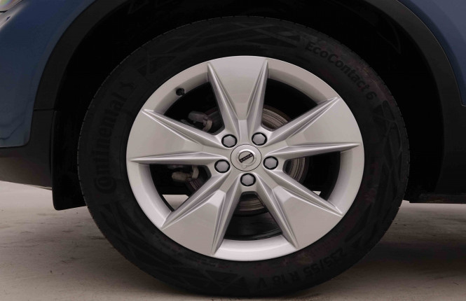 VOLVO_VOLVO_XC40_2549601_23.jpg