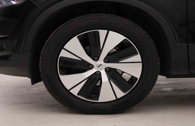 VOLVO_VOLVO_XC40_2550522_20.jpg