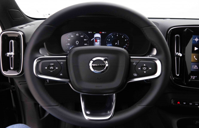 VOLVO_VOLVO_XC40_2551714_9.jpg