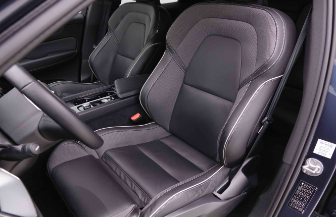 VOLVO_VOLVO_XC60_2548998_7.jpg