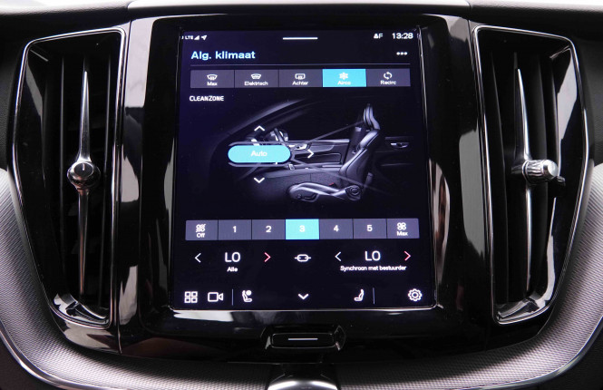 VOLVO_VOLVO_XC60_2549290_13.jpg