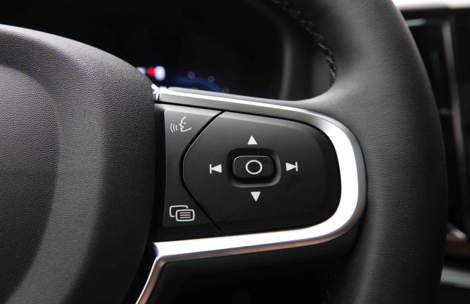 VOLVO_VOLVO_XC60_2551248_22.jpg VOLVO_VOLVO_XC60_2551248_22.jpg