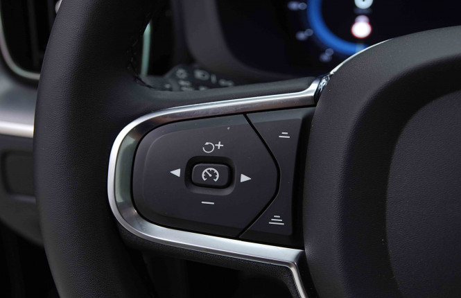 VOLVO_VOLVO_XC60_2655541_18.jpg VOLVO_VOLVO_XC60_2655541_18.jpg