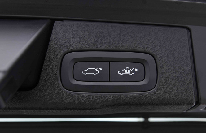 VOLVO_VOLVO_XC60_2655541_6.jpg VOLVO_VOLVO_XC60_2655541_6.jpg